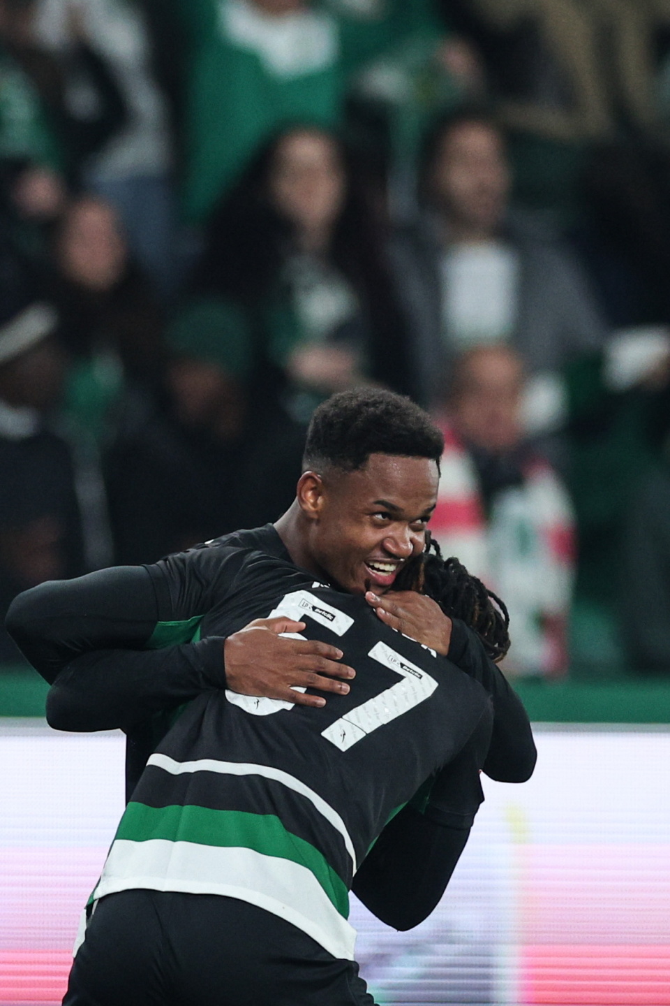 ayx-葡萄牙体育发布备战花絮，赛前止住颓势，国王杯任务艰巨，控场能力受关注